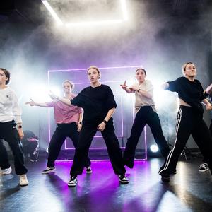 Поппинг - студия Todes